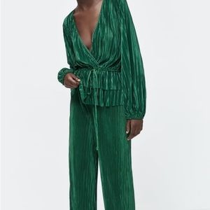 Forest green pant and blouse set - perfect for the holidays